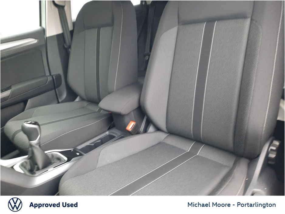 2025 Volkswagen T-Roc - image 28