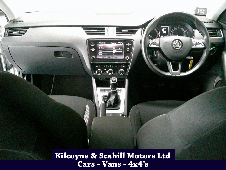 2020 Skoda Octavia - image 16