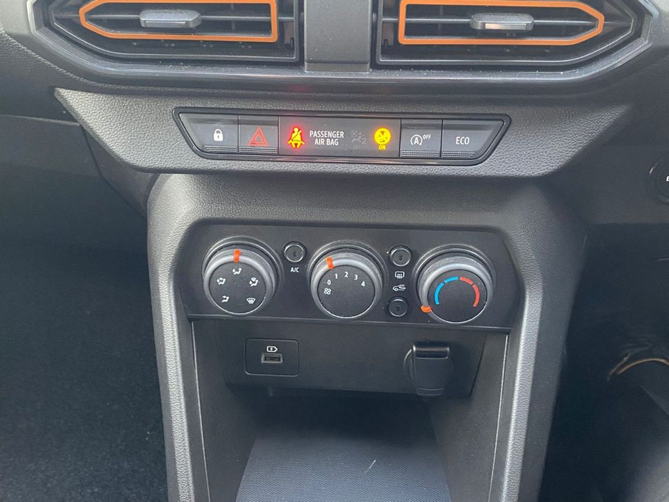 2021 Dacia Sandero - image 22
