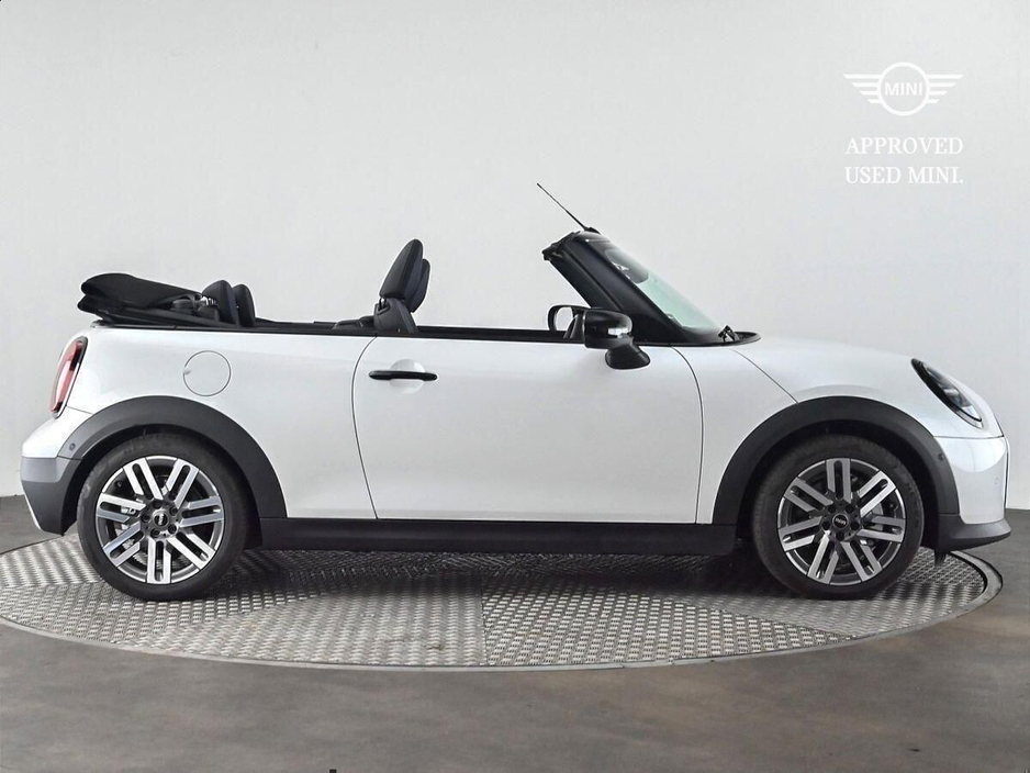 2025 MINI Hatch Cooper C €44,900