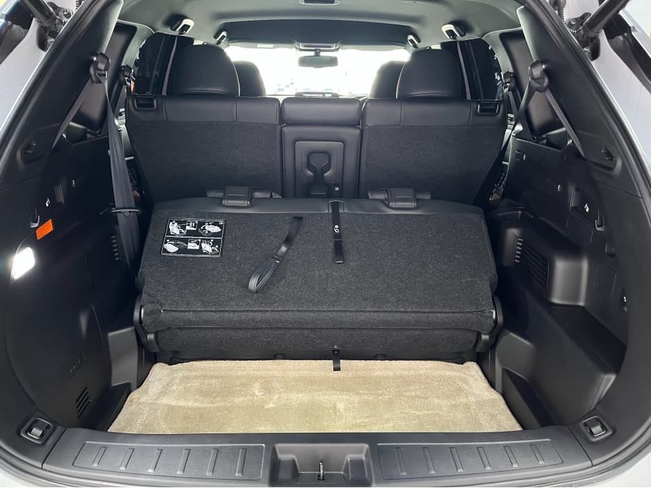 2023 Mitsubishi Outlander - image 10