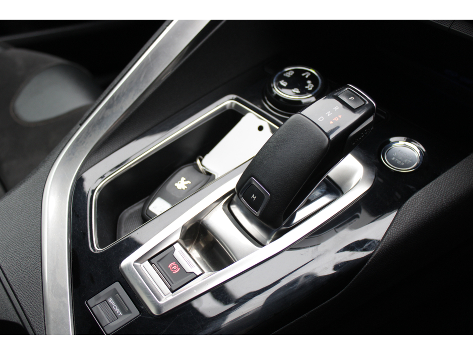 2019 Peugeot 5008 - image 18