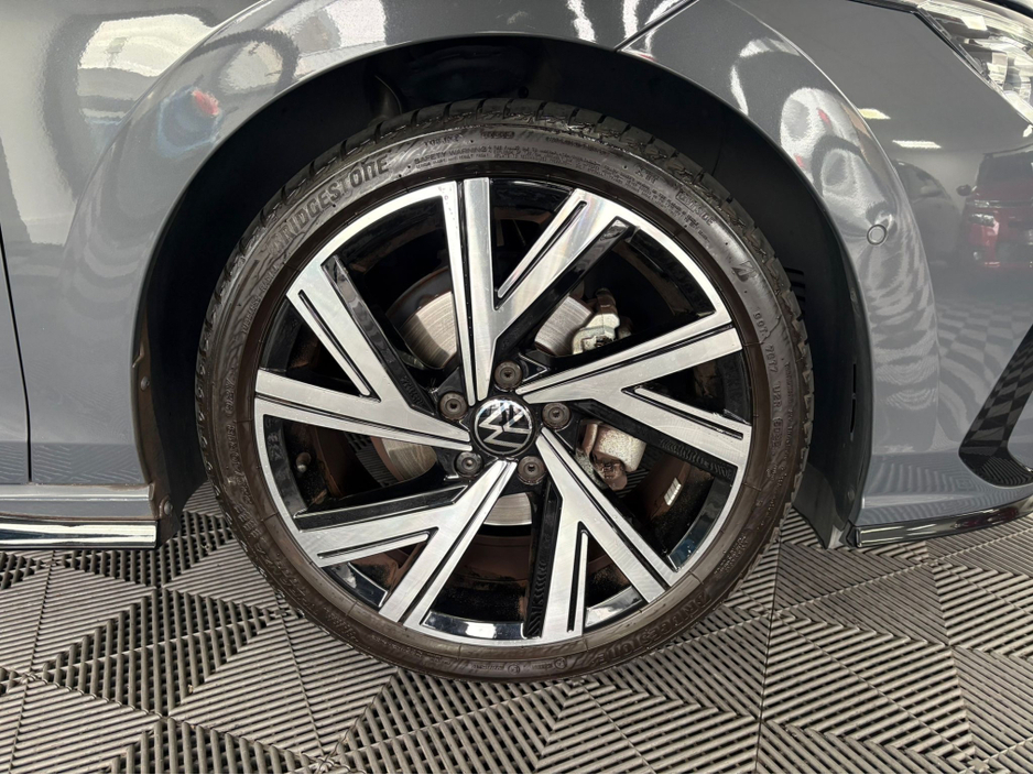 2023 Volkswagen Golf - image 6