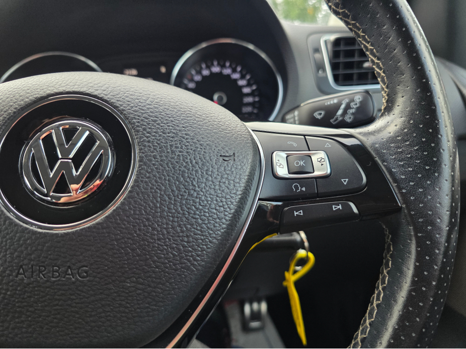 2015 Volkswagen Polo CROSS ( 152 REG ) 1.2 TSI HIGHLINE  CROSS EDITION / PARKING SENSORS / CLIMATE CONTROL // ONLY 58,060KLMs / SIMI DEALER // €11,950