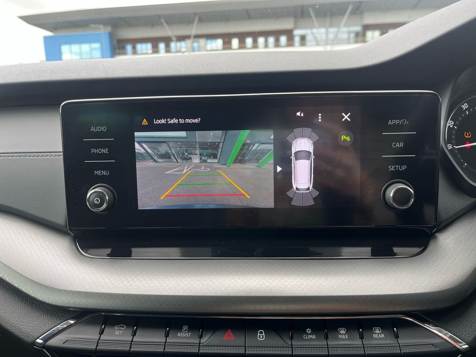 2023 Skoda Octavia - image 15