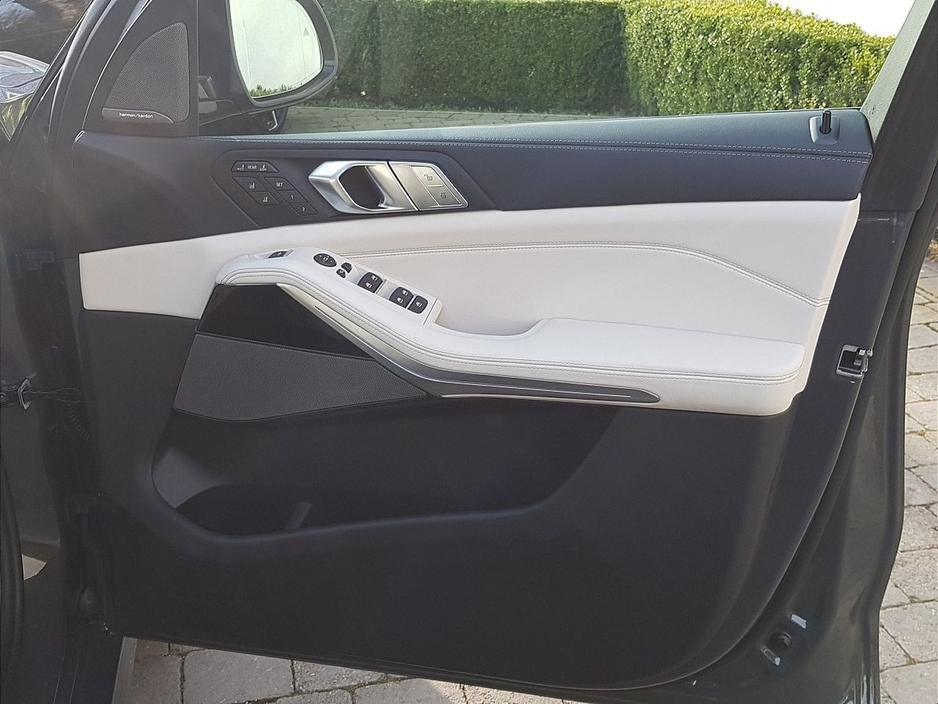 2026 BMW X7 - image 21