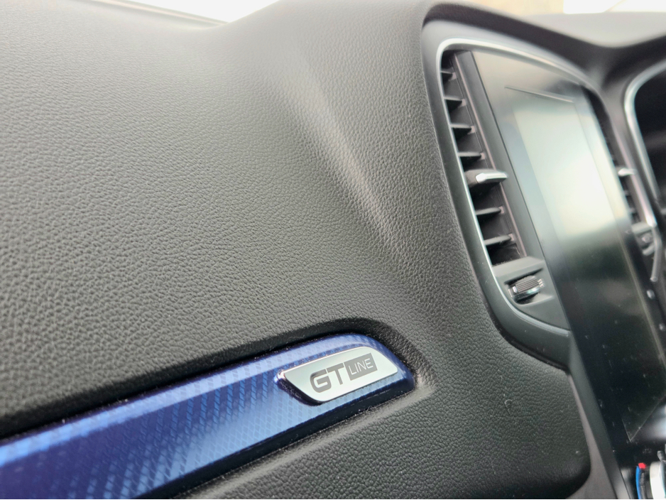 2019 Renault Megane - image 19