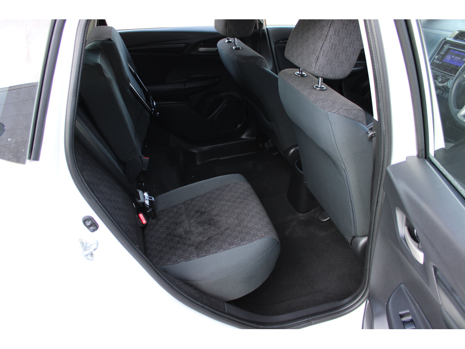 2017 Honda Jazz - image 10