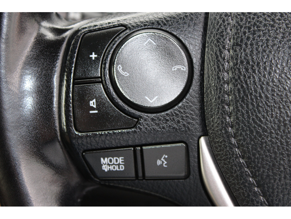 2017 Toyota Rav4 - image 25