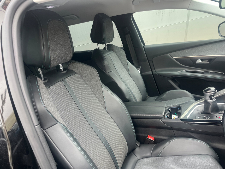 2021 Peugeot 5008 - image 7
