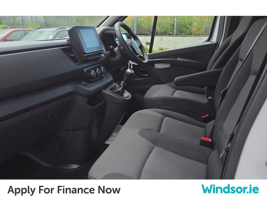 2024 Renault Trafic TRAFIC LL30 BLUE DCI 130 START €25,995