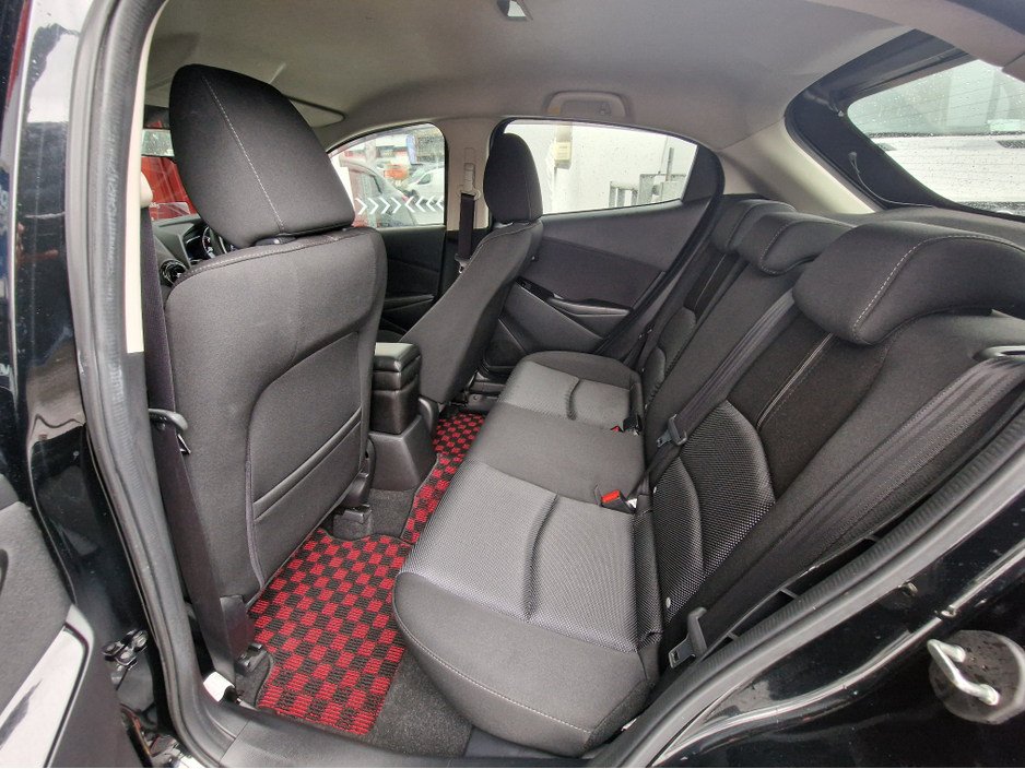 2017 Mazda Mazda2 - image 30