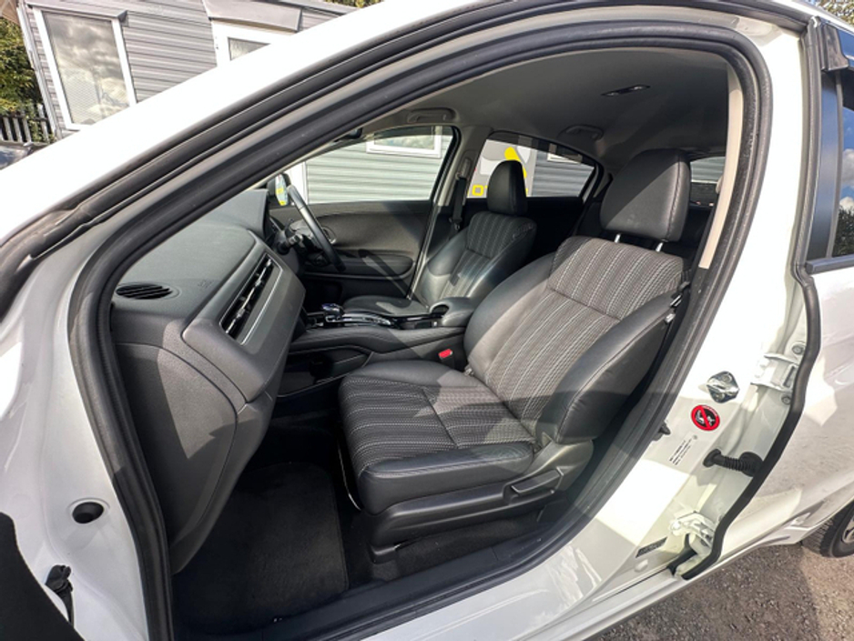 2017 Honda Vezel - image 14