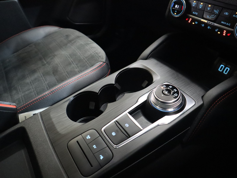 2022 Ford Kuga - image 23