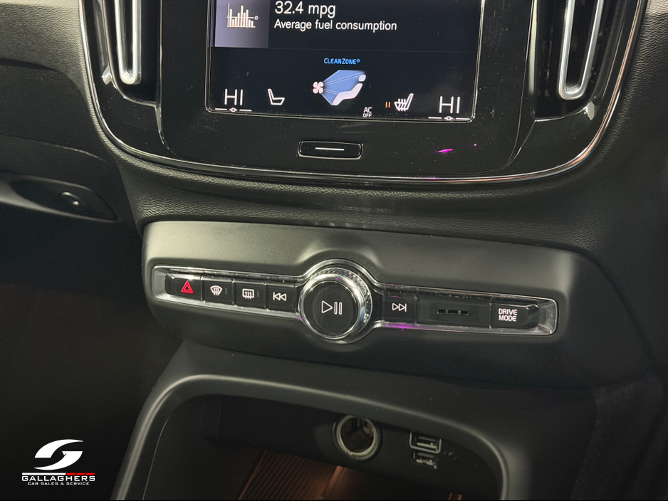 2020 Volvo XC40 - image 30