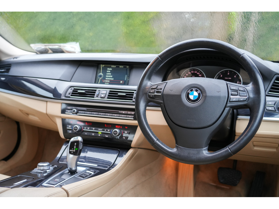 2012 BMW 5 Series - image 4