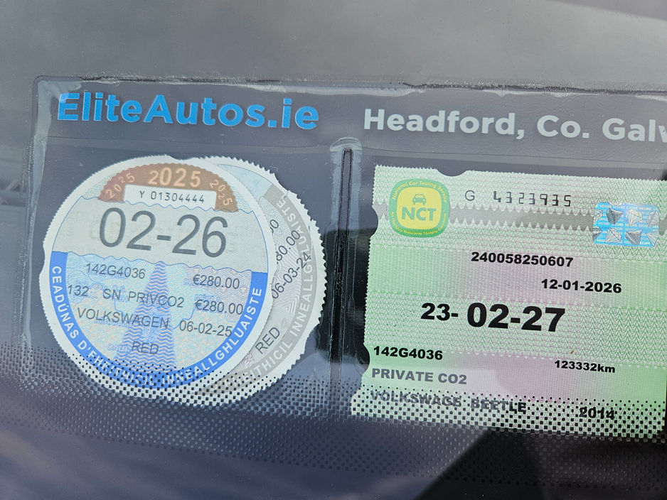 2014 Volkswagen Beetle - image 13