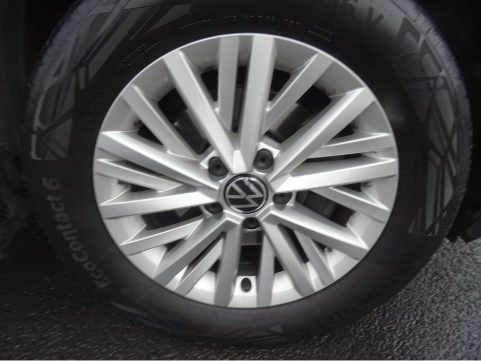 2023 Volkswagen T-Roc - image 17