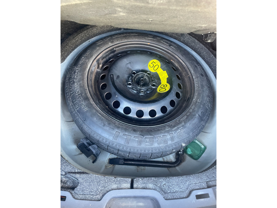 2008 Volvo S40 - image 12