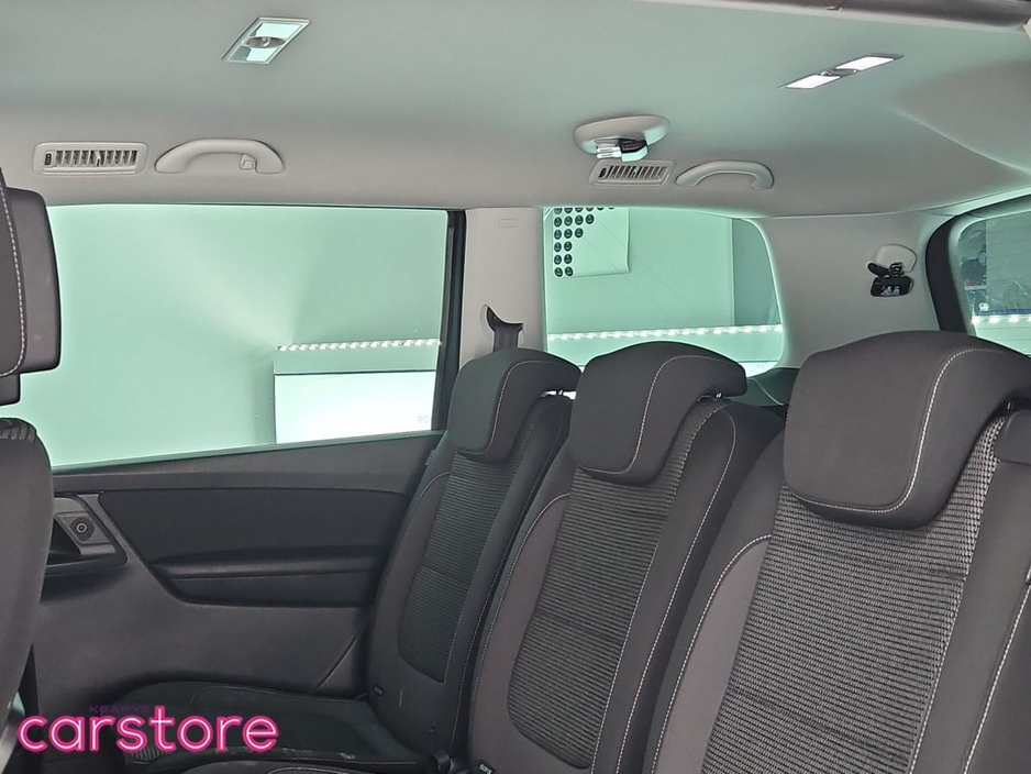 2018 Volkswagen Sharan - image 10