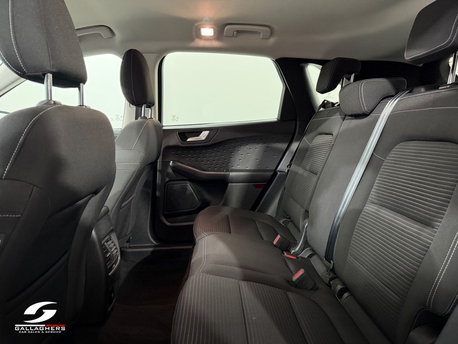 2020 Ford Kuga - image 12