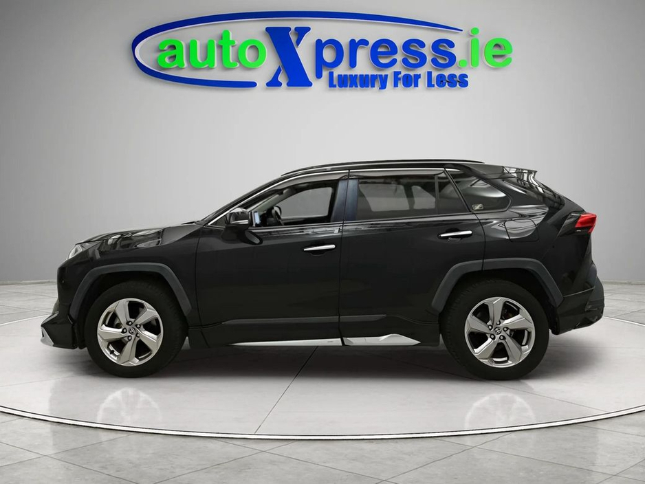 2021 Toyota Rav4 - image 6