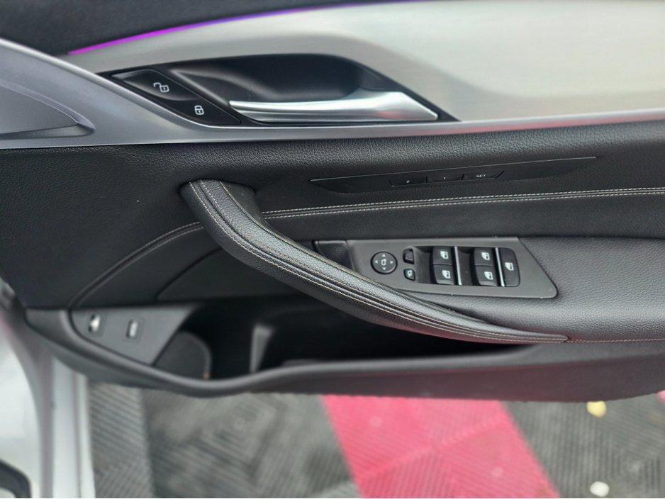 2019 BMW 5 Series - image 20