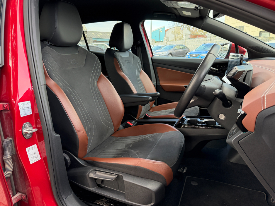 2023 Volkswagen ID.4 - image 13