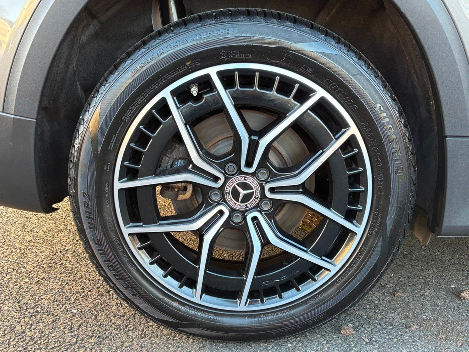 2023 Mercedes-Benz EQB AMG LINE PREMIUM 300 SUNROOF €38,995