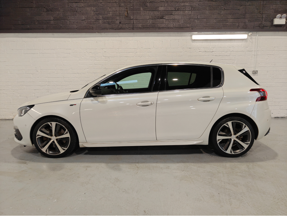 2019 Peugeot 308 - image 5