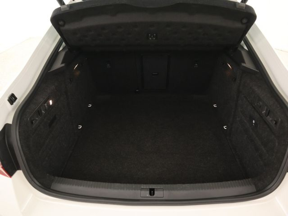 2019 Skoda Superb  €16,950