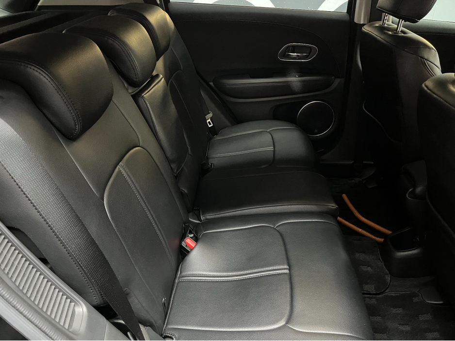 2017 Honda Vezel €17950 2017 HONDA VEZEL Z HYBRID SENSING 1.5 AUTOMATIC / CRUISE CONTROL / REVERSE CAMERA / HEATED SEATS AND MORE €17,950