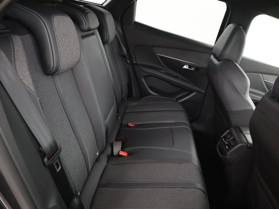 2023 Peugeot 3008 - image 13