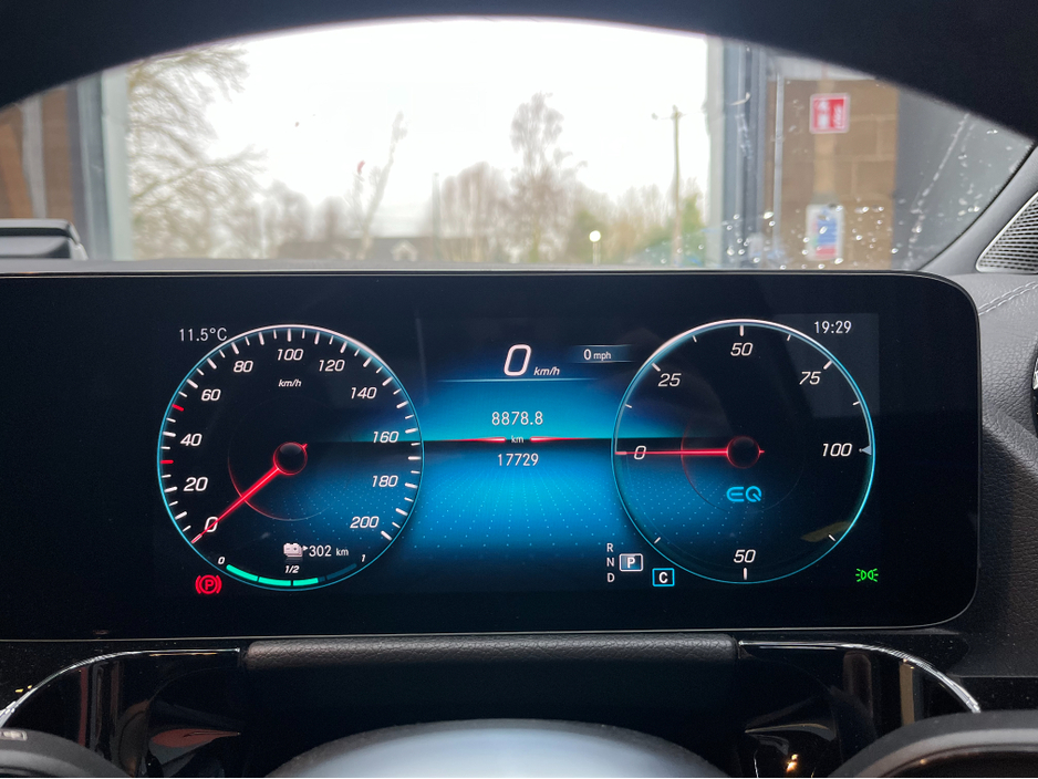 2021 Mercedes-Benz EQA - image 26