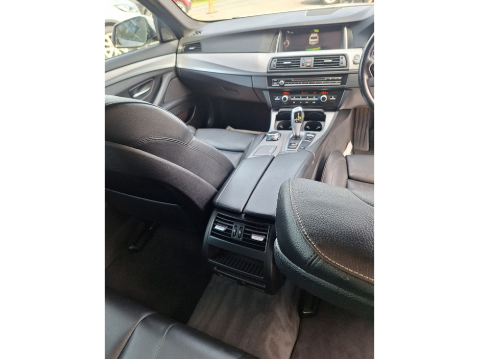 2016 BMW 5 Series - image 16