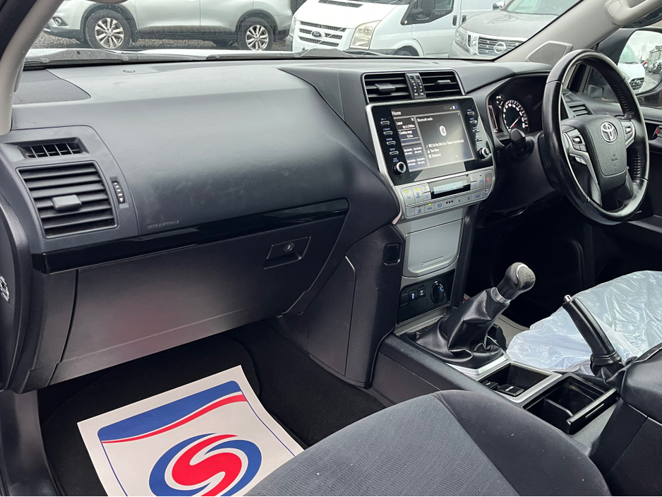 2021 Toyota Landcruiser - image 10