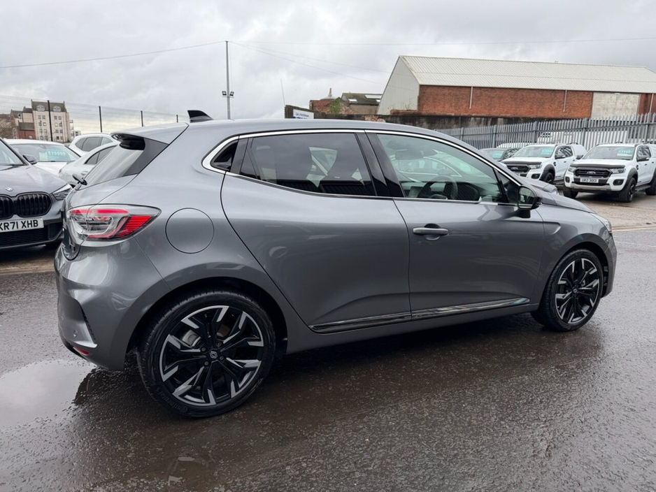 2024 Renault Clio - image 4