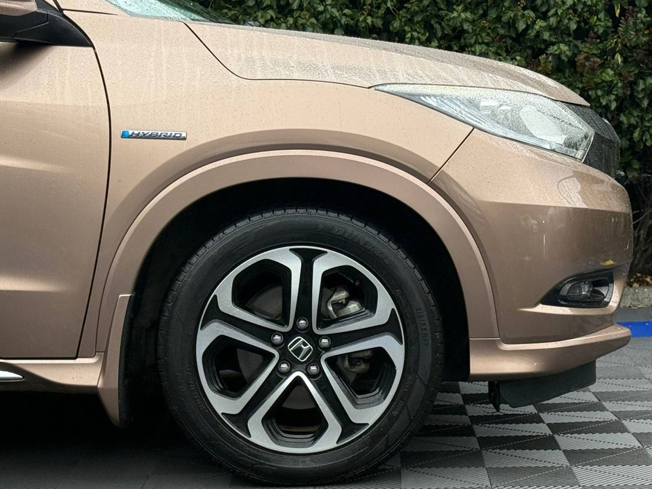 2017 Honda Vezel 1.5 HYBRID -HALF LEATHER HEATED SEATS // REVERSE CAMERA/ €17,950