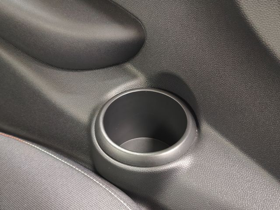 2017 MINI Cooper D - image 26