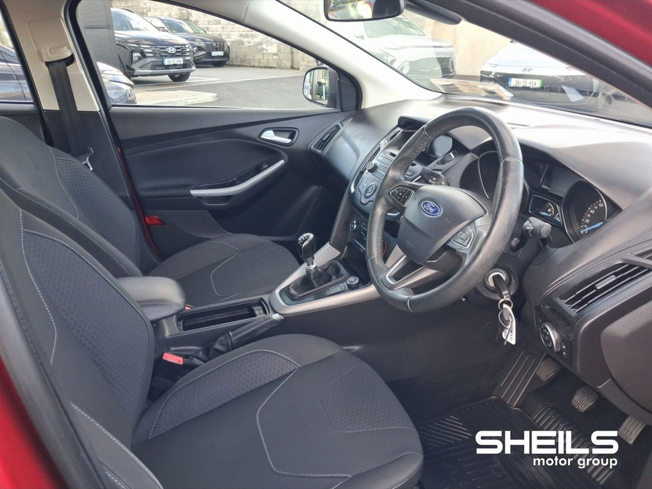 2017 Ford Focus - image 11