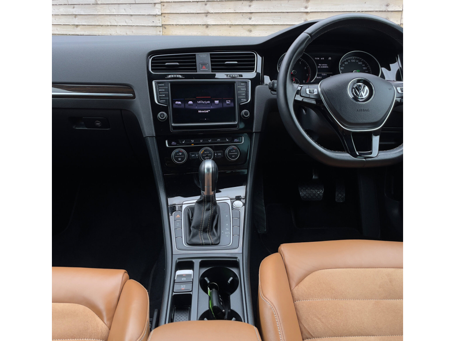 2015 Volkswagen Golf - image 7