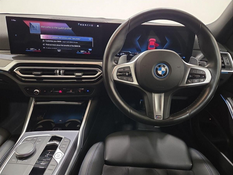 2024 BMW 3 Series - image 5