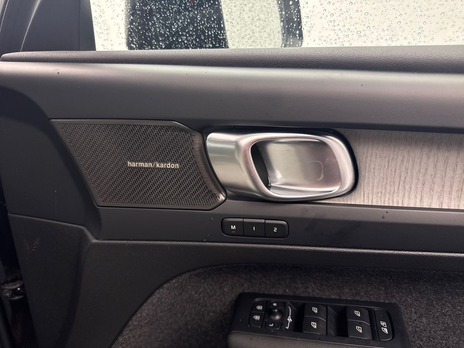 2026 Volvo EX40 - image 14