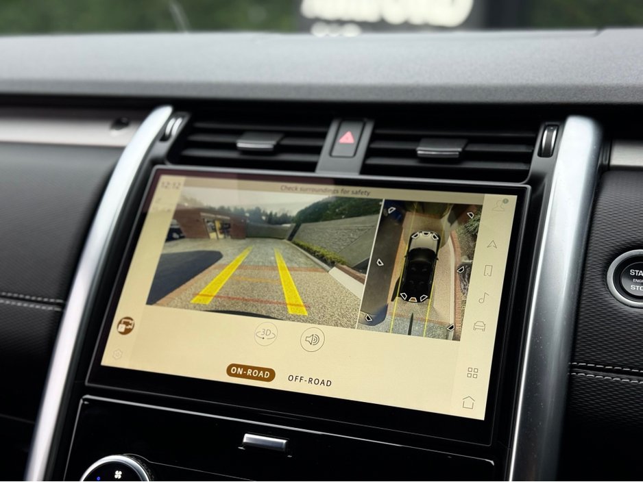 2024 Land Rover Discovery - image 9