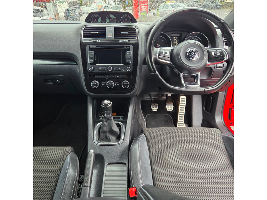 2014 Volkswagen Scirocco - image 13