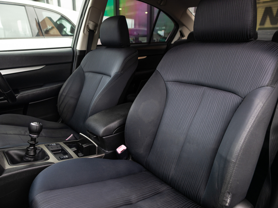 2013 Subaru Legacy - image 19