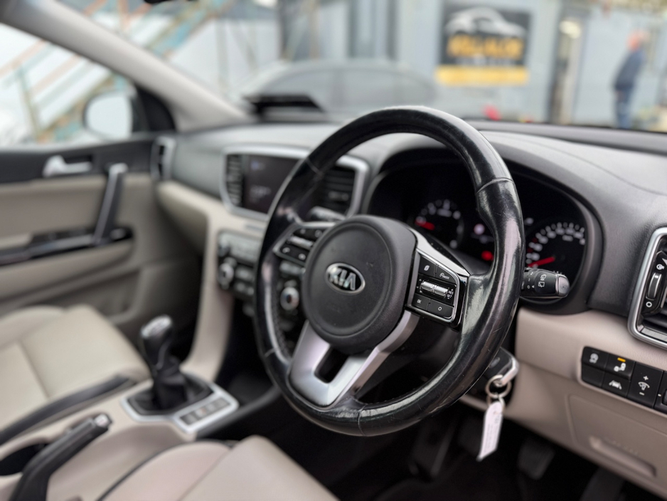 2021 Kia Sportage - image 9