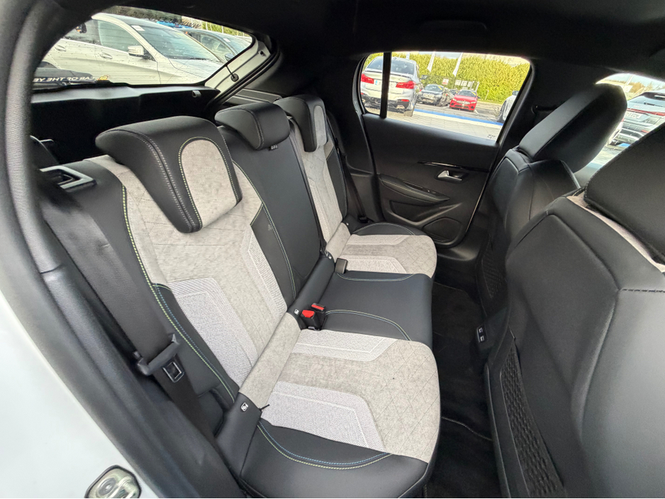 2020 Peugeot 208 - image 30
