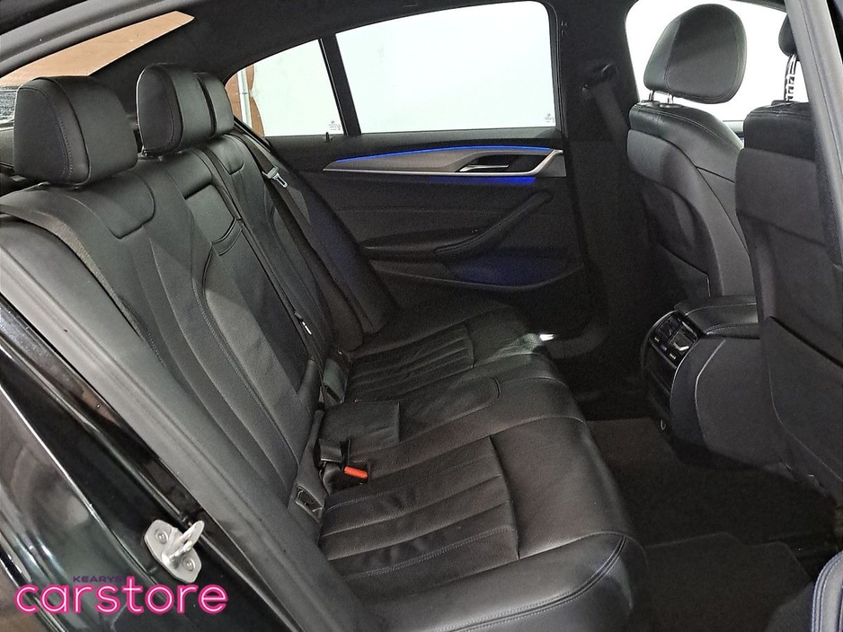 2017 BMW 5 Series - image 13