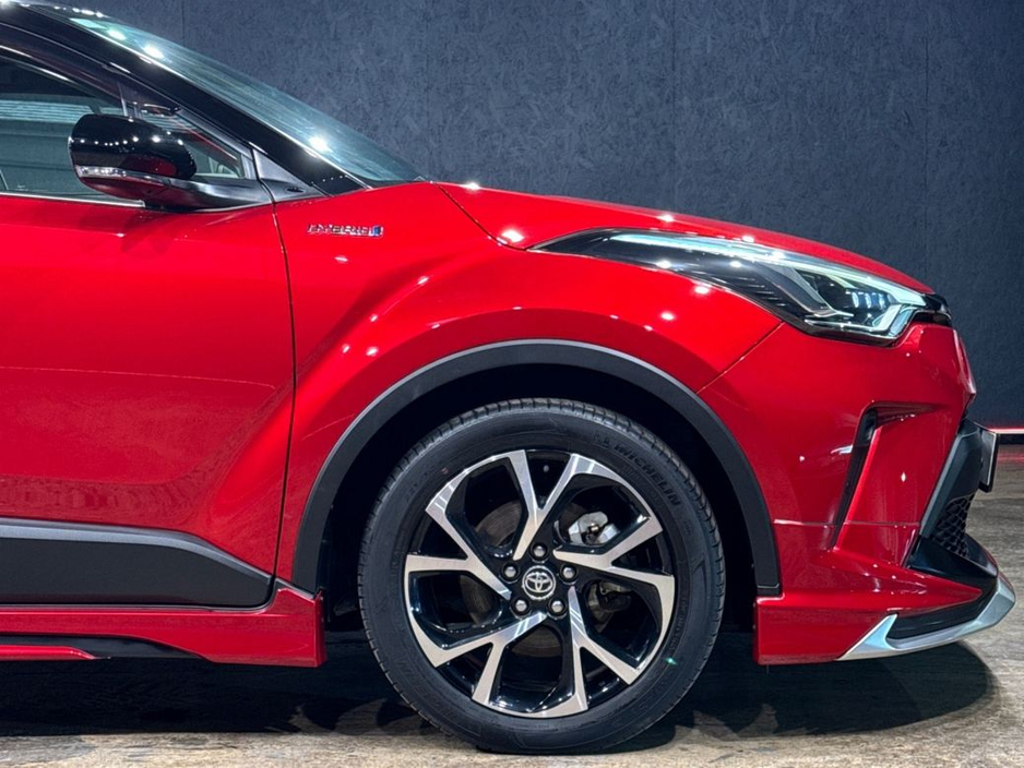 2019 Toyota C-HR - image 10